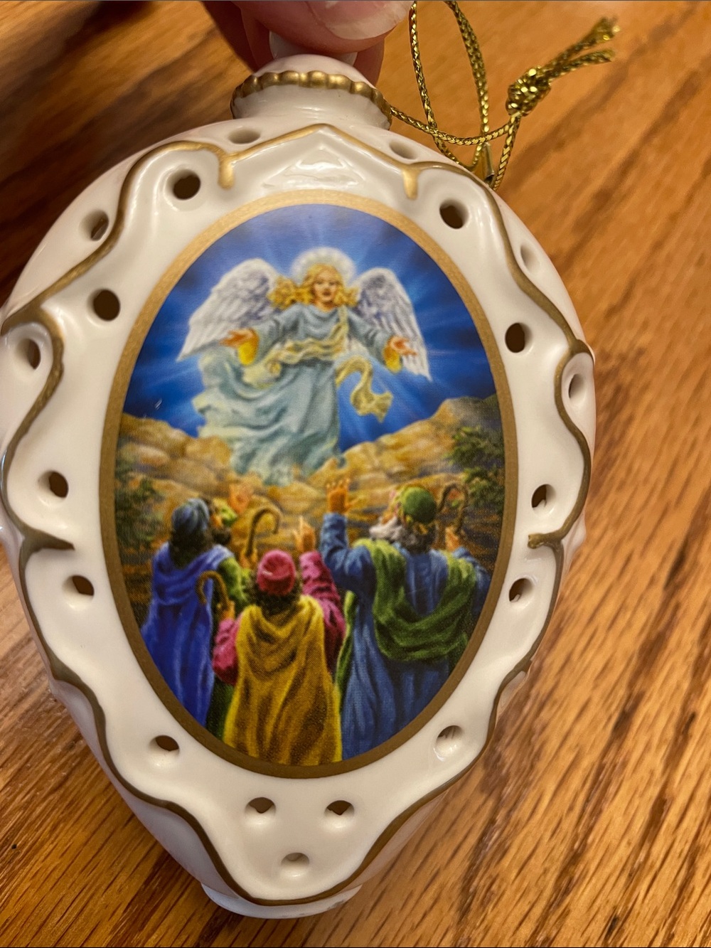 The Danbury Mint Nativity Angel of Joy Illuminated Porcelain Ornament. Vintage